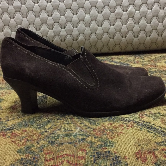 La Canadienne Waterproof Brown Suede Pumps 9M - Picture 2 of 8